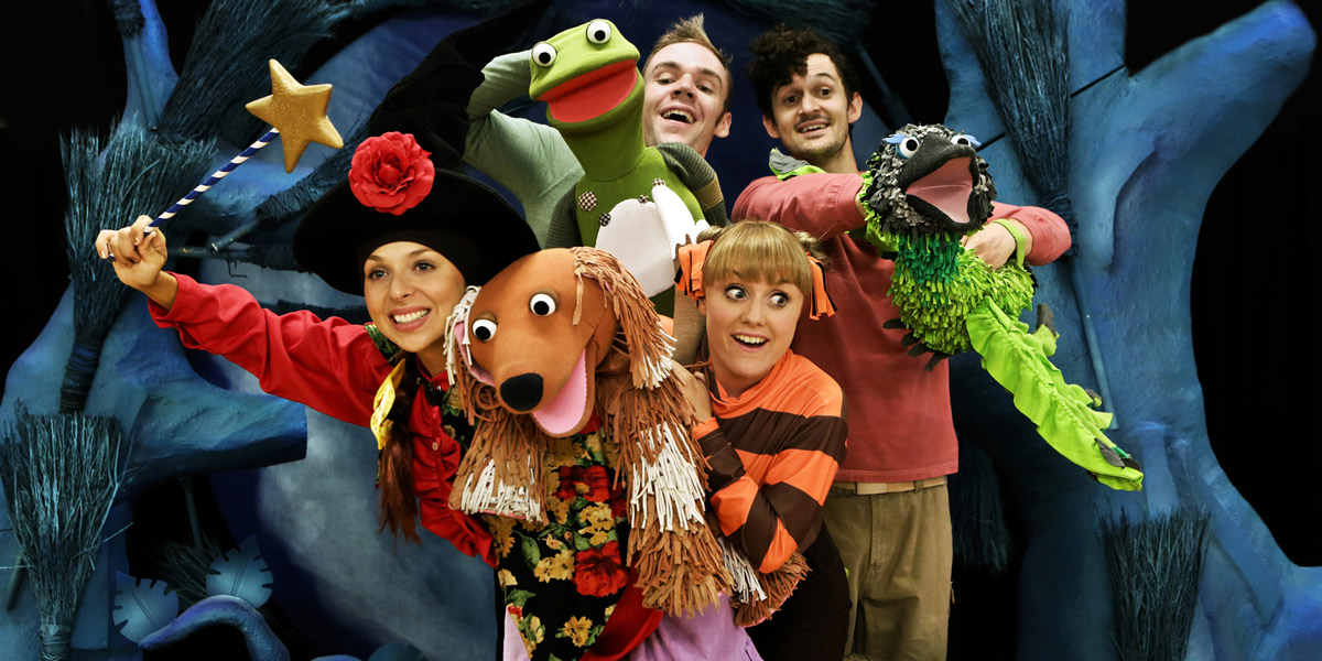 Thumbnail for Room on the Broom