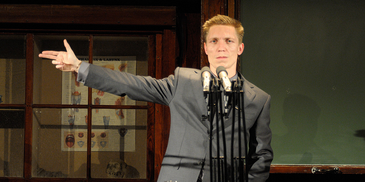 Valentijn Dhaenens gives voice to the history of war. Photo: Maya Wilsens