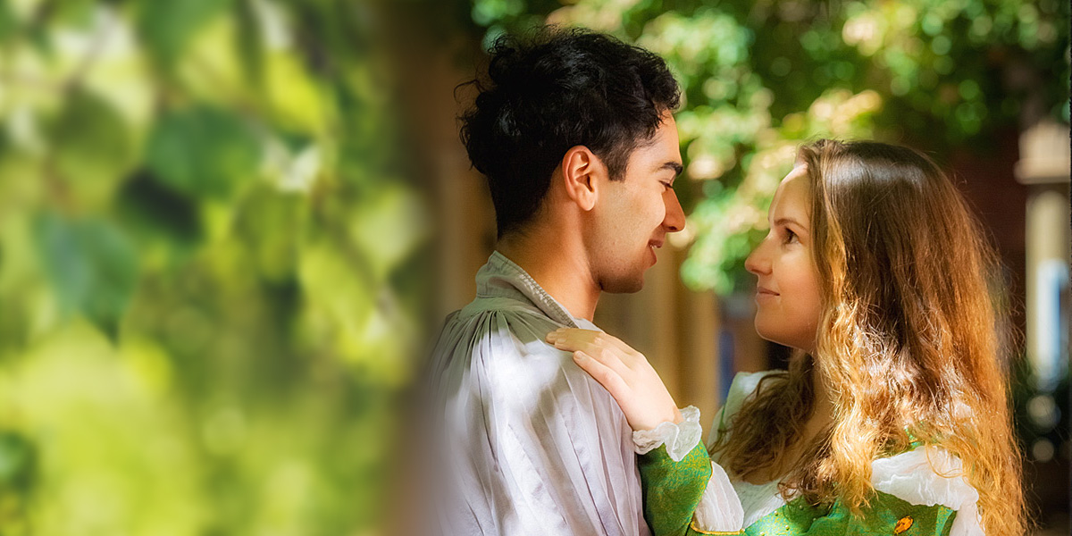 Akkshey Caplash and Abby Hampton as Romeo and Juliet.