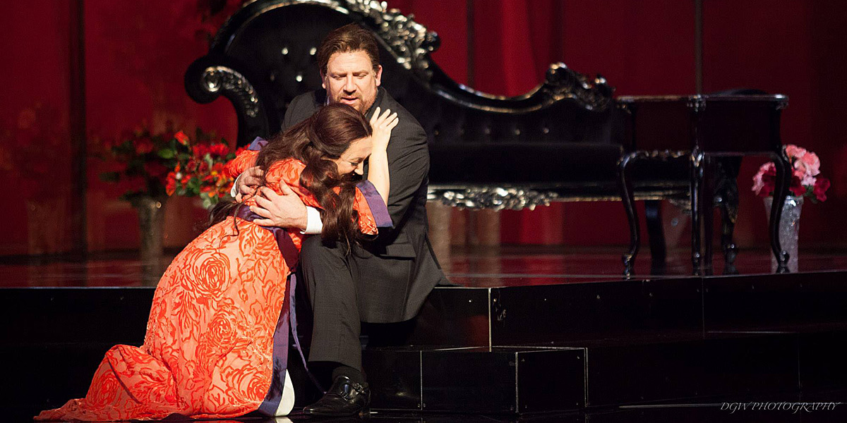 La Traviata. Photo: Darren Williams 