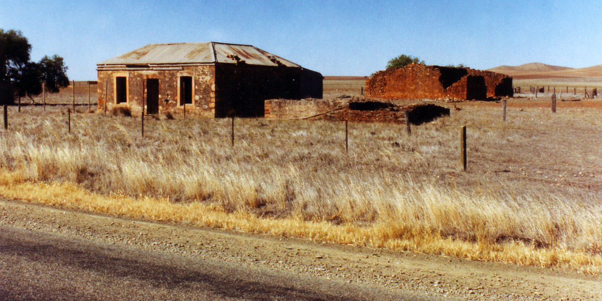 Abandoned farmhouse: drought forced many farmers to leave properties beyond Goyder's Line. Photo: Janis Sheldrick