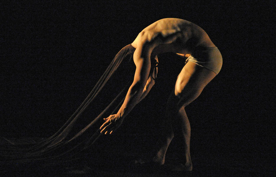 Paul White in Meryl Tankard's The Oracle. Photo: Regis Lansac