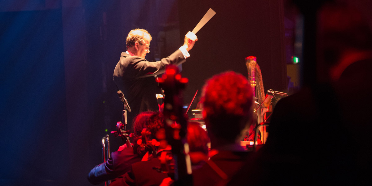 Guy Nobel conducting the Adelaide Symphony Orchestra.