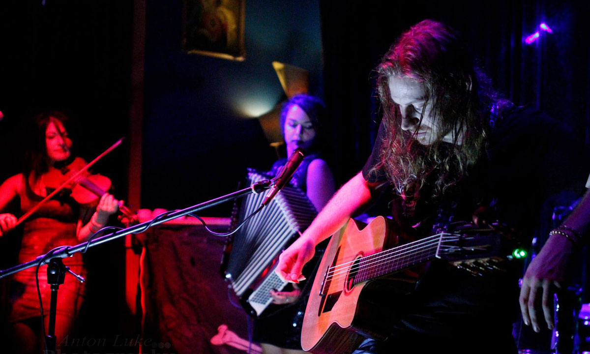 Citrus Jam at the Exeter Hotel as part of Guitars in Bars. 
