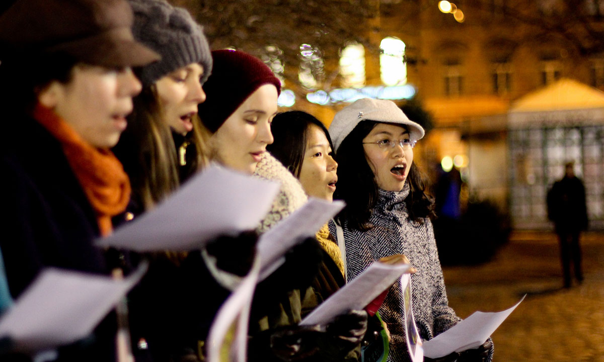 The tradition of singing Christmas carols is embedded in the season. Photo: Charlotte T / flickr