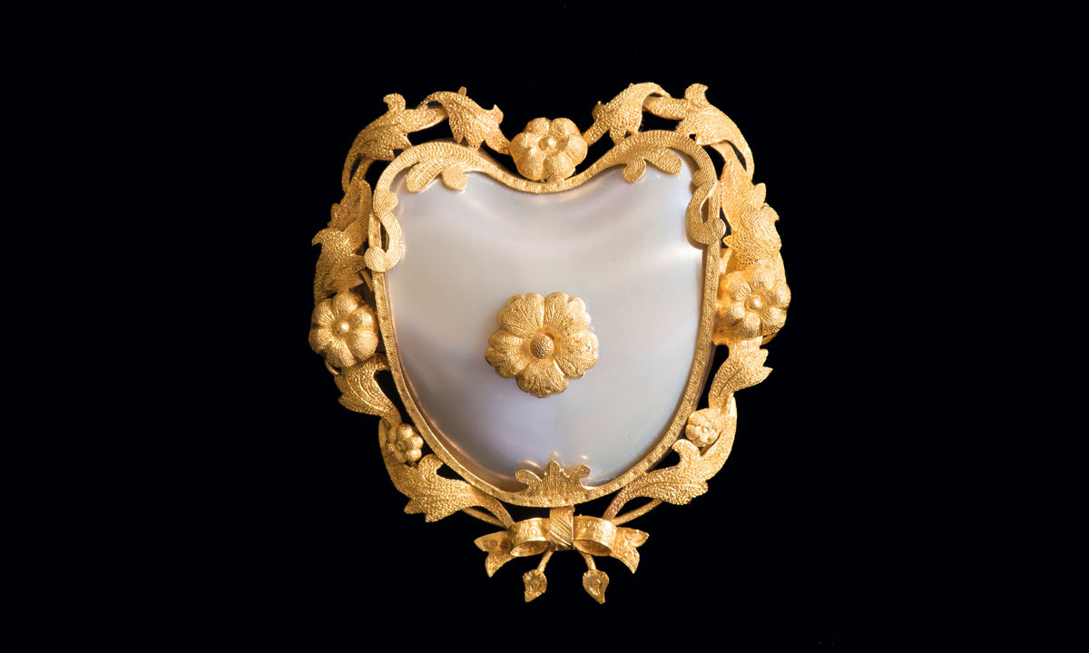 Thumbnail for Off the Wall: The mother of all pearls
