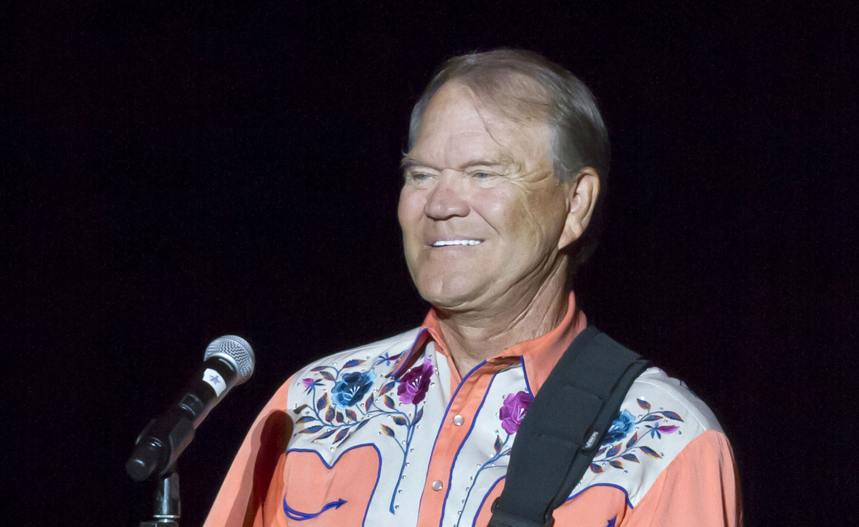 Thumbnail for Country superstar Glen Campbell dies
