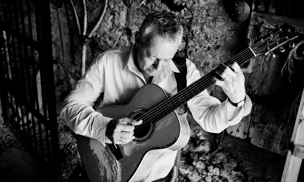 Thumbnail for Tommy Emmanuel to open 2018 Adelaide Guitar Festival
