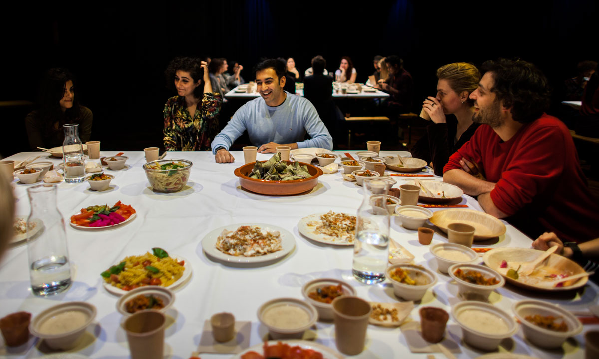 Thumbnail for Surpassing the Beeline: a dinner party at the theatre