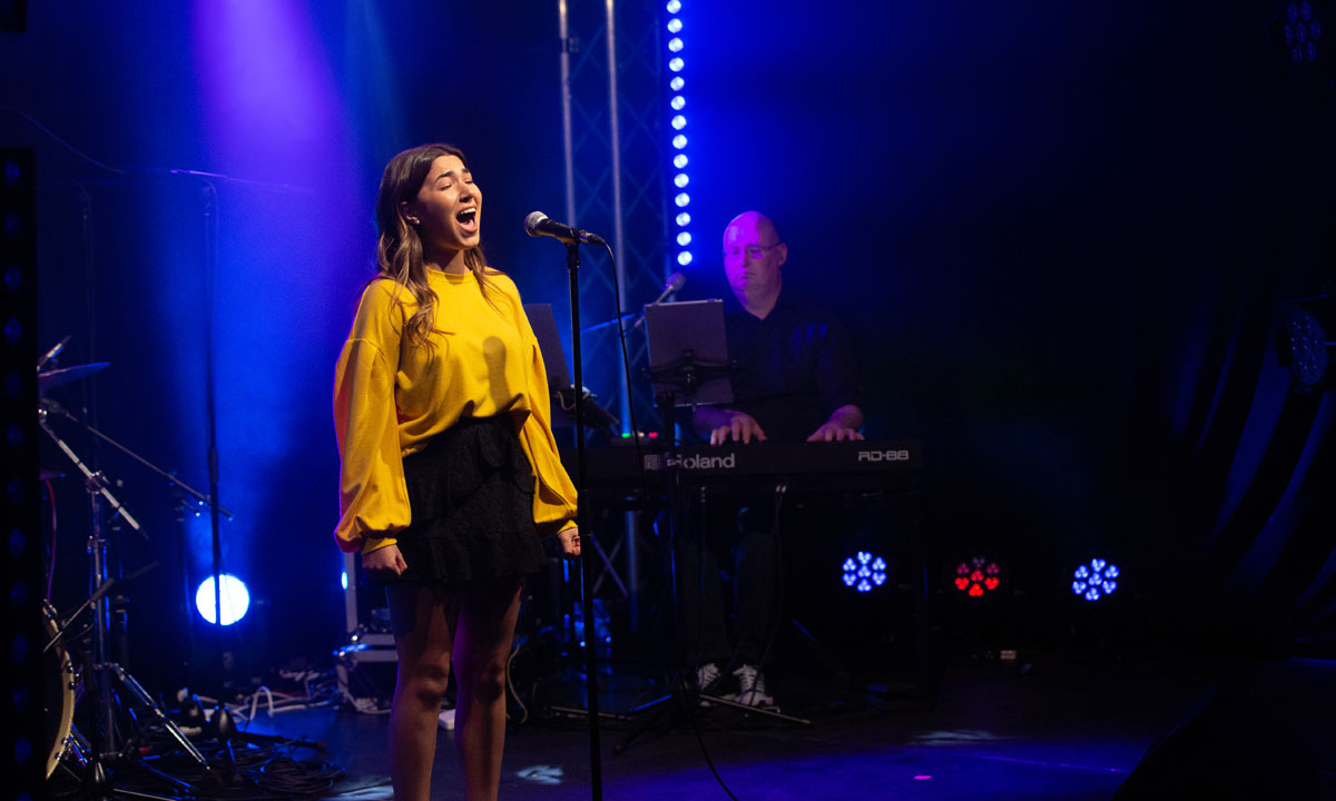 Alana Iannace performs for Broadway Sessions, livestreamed from the Ghost Light Bunker. Photo: Scott Reynolds