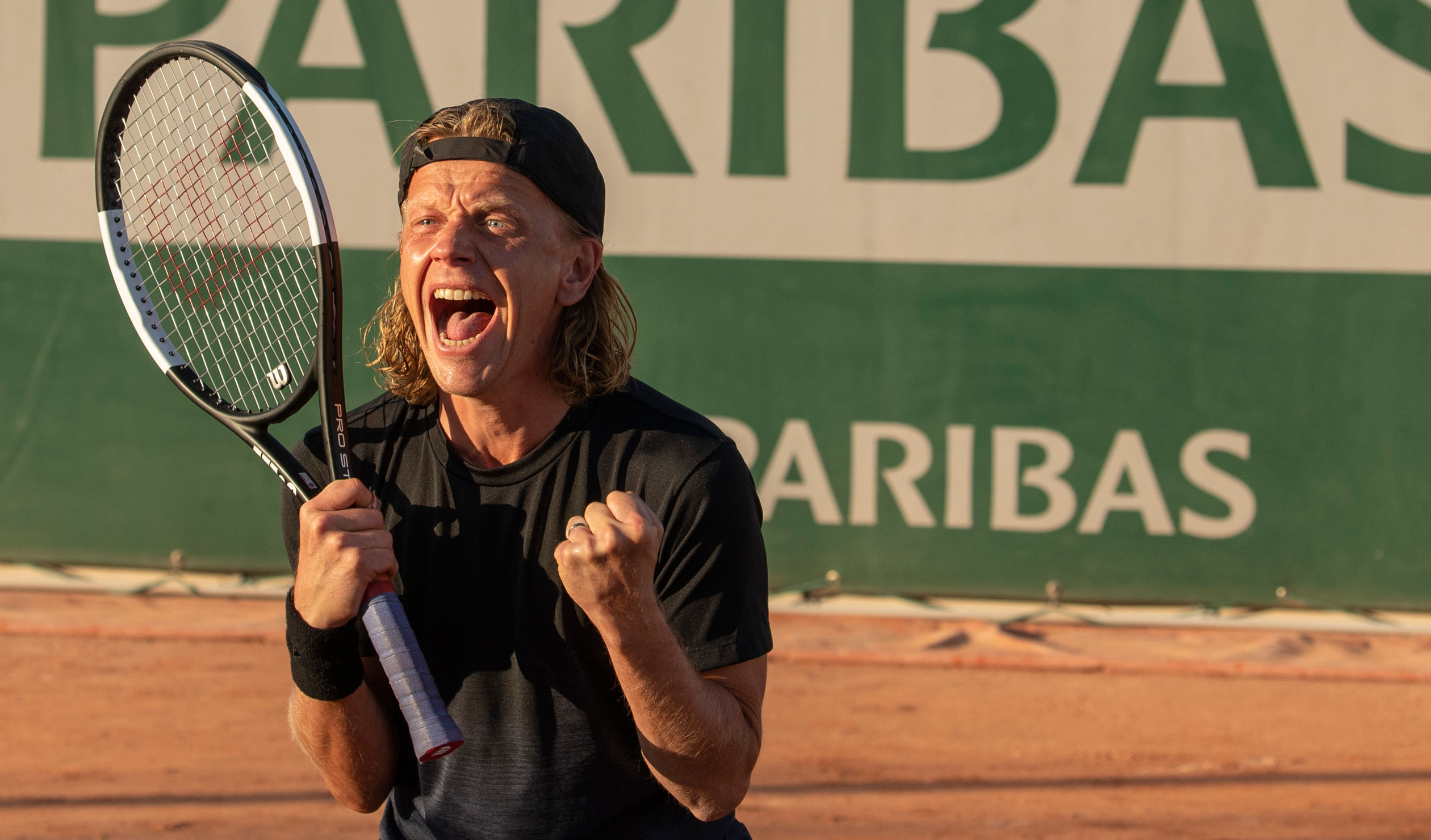 Alex Lutz as ageing tennis star Thomas Edison in Final Set.