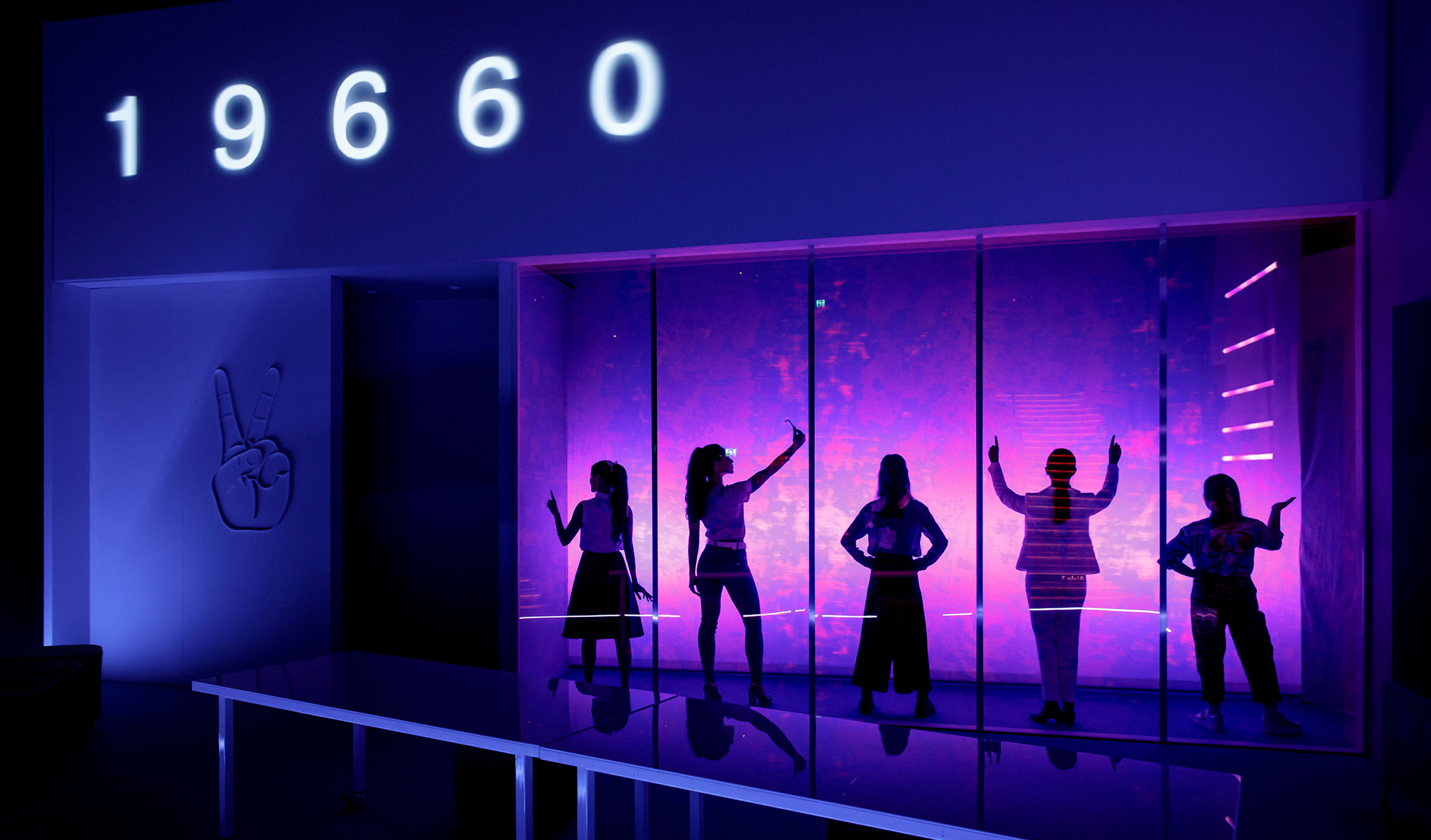 White Pearl uses digital projections to highlight the spiralling online crisis caused by a racist advertisement.