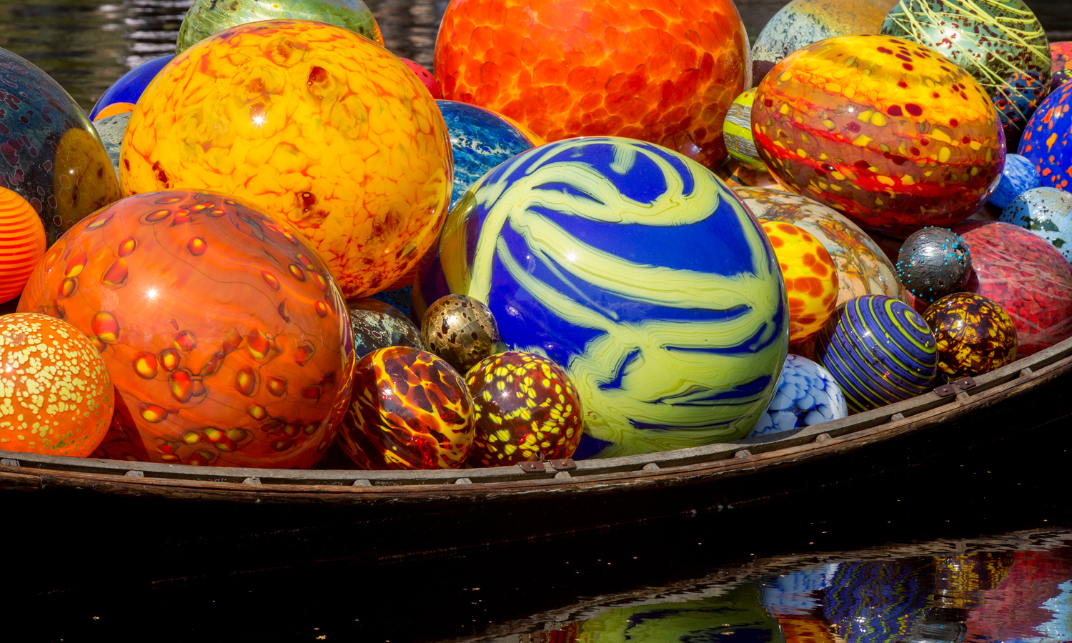 Dale Chihuly’s ‘Float-Boat’ (2014) at the New York Botanical Garden, © Chihuly Studio. Photo: Scott Mitchell-Leen