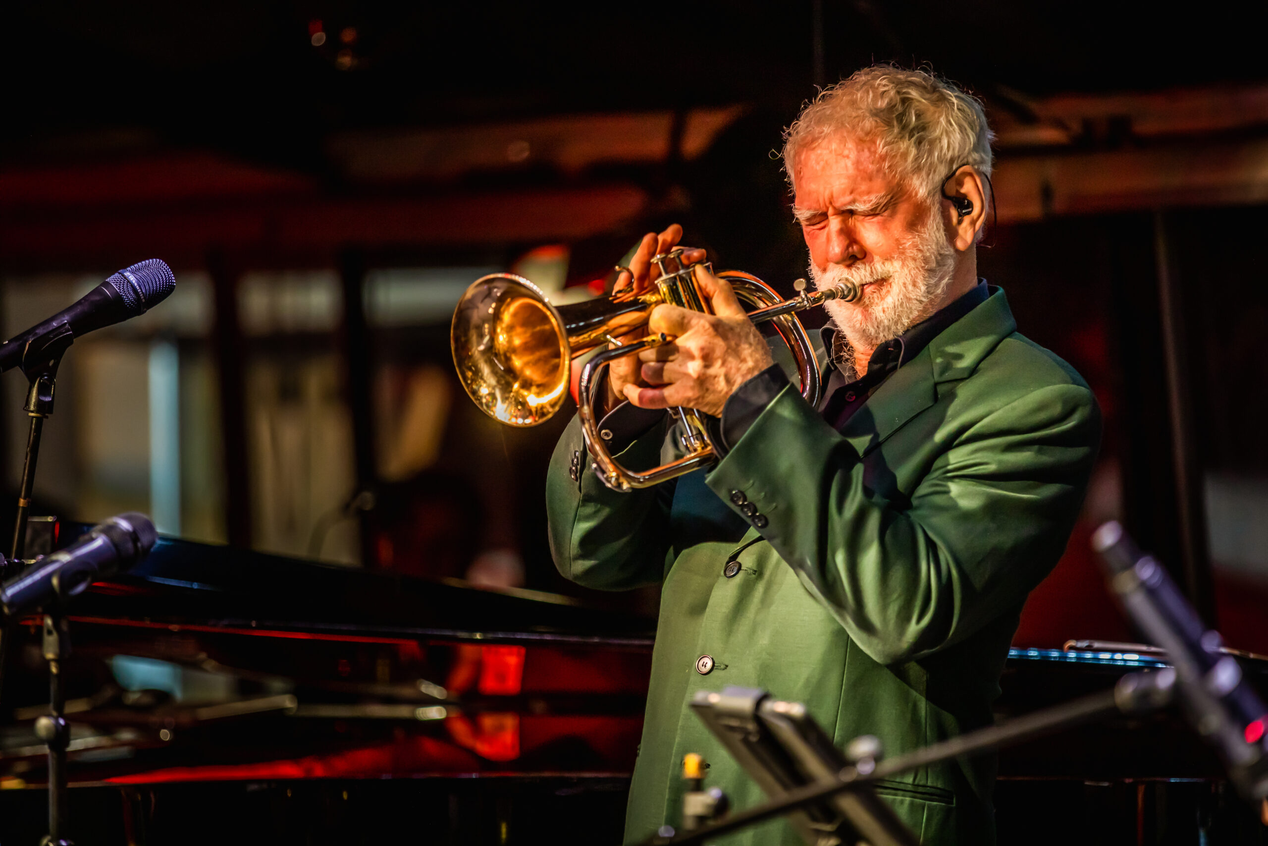 Vince Jones performing at the Brisbane Jazz Club.